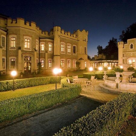 ホテル シュテクル Hluboká nad Vltavou エクステリア 写真