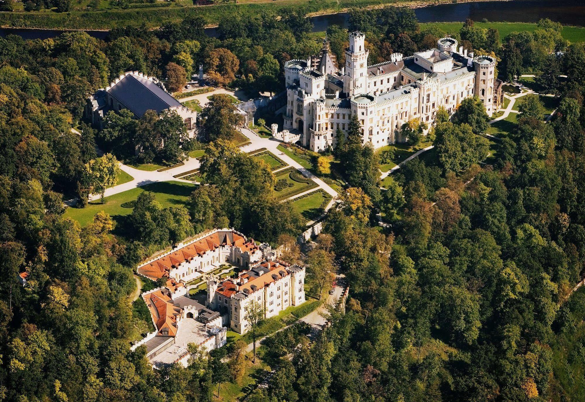 ホテル シュテクル Hluboká nad Vltavou エクステリア 写真