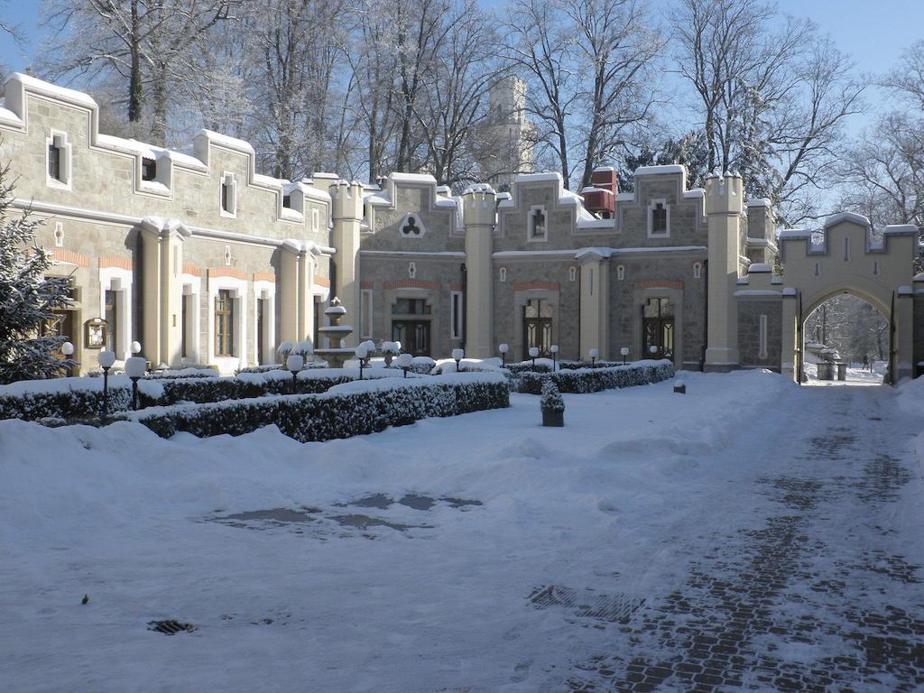 ホテル シュテクル Hluboká nad Vltavou エクステリア 写真